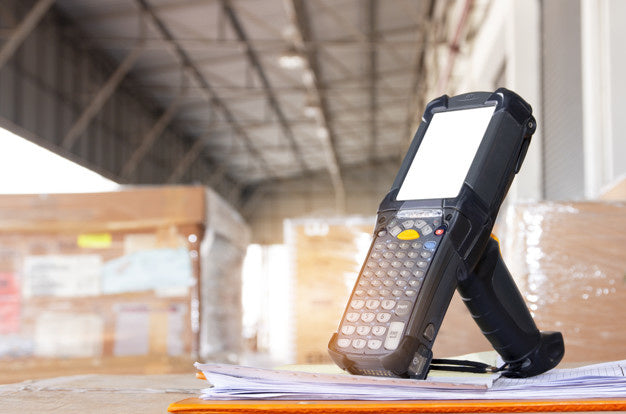 barcode-scanner-warehouse-logistics-euro-label
